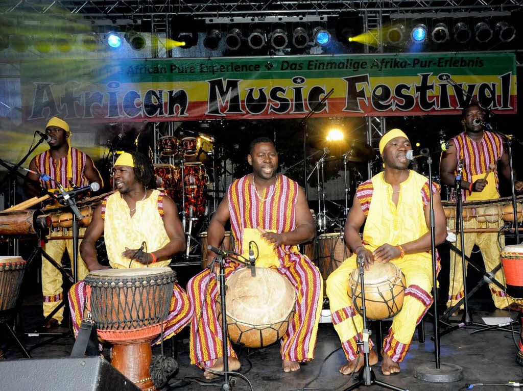 Percussion in hchster Perfektion bot Sokan - eine Gruppe aus Burkina Faso und Frankreich