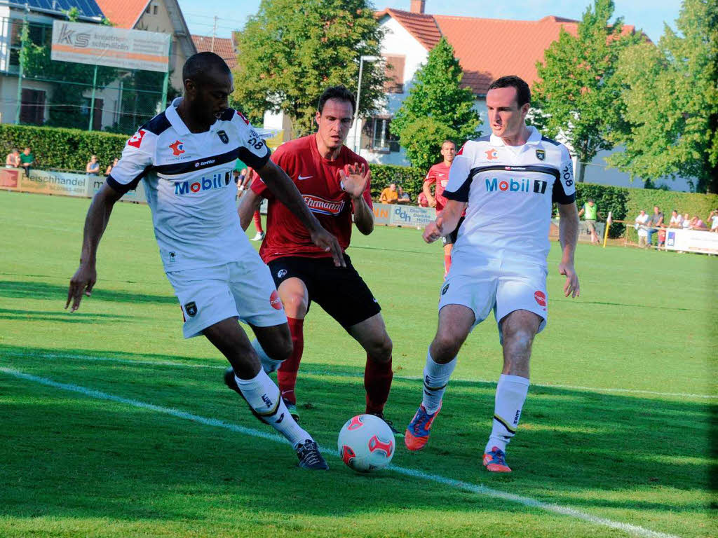 Der SC Freiburg, seines Zeichens Titelverteidiger beim Kaiserstuhl-Cup, spielte auch gegen den FC Sochaux unentschieden.