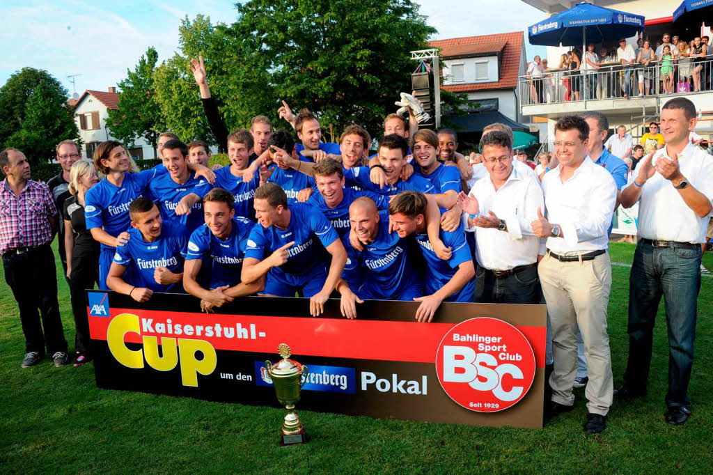 Das Siegerfoto: Bei der 28. Auflage setzte sich erstmals Bahlingen beim Kaiserstuhl-Cup durch.