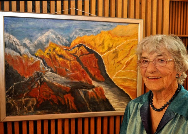 Die Malerin Hilde Glaser aus Niederrim...erke   in der Breisacher Spitalkirche.  | Foto: Kai Kricheldorff