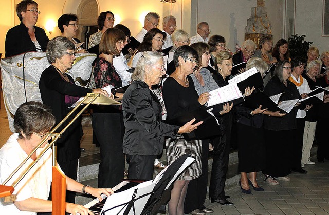 Der Studienchor  der Sommer-Singwoche,...erie Neyr. Stephan Rauber dirigierte.   | Foto: Cornelia Liebwein