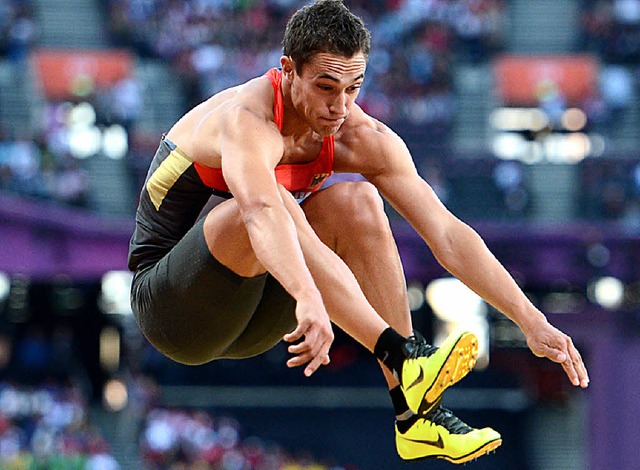 Sebastian Bayer springt im Weitsprung auf 8,10 Meter &#8211; fnfter Platz.   | Foto: dpa