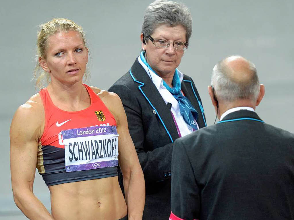 Disqualifiziert! Ratlosigkeit bei Siebenkmpferin Lili Schwarzkopf. Sie soll in ihrem Rennen die Bahnbegrenzung bertreten haben.
