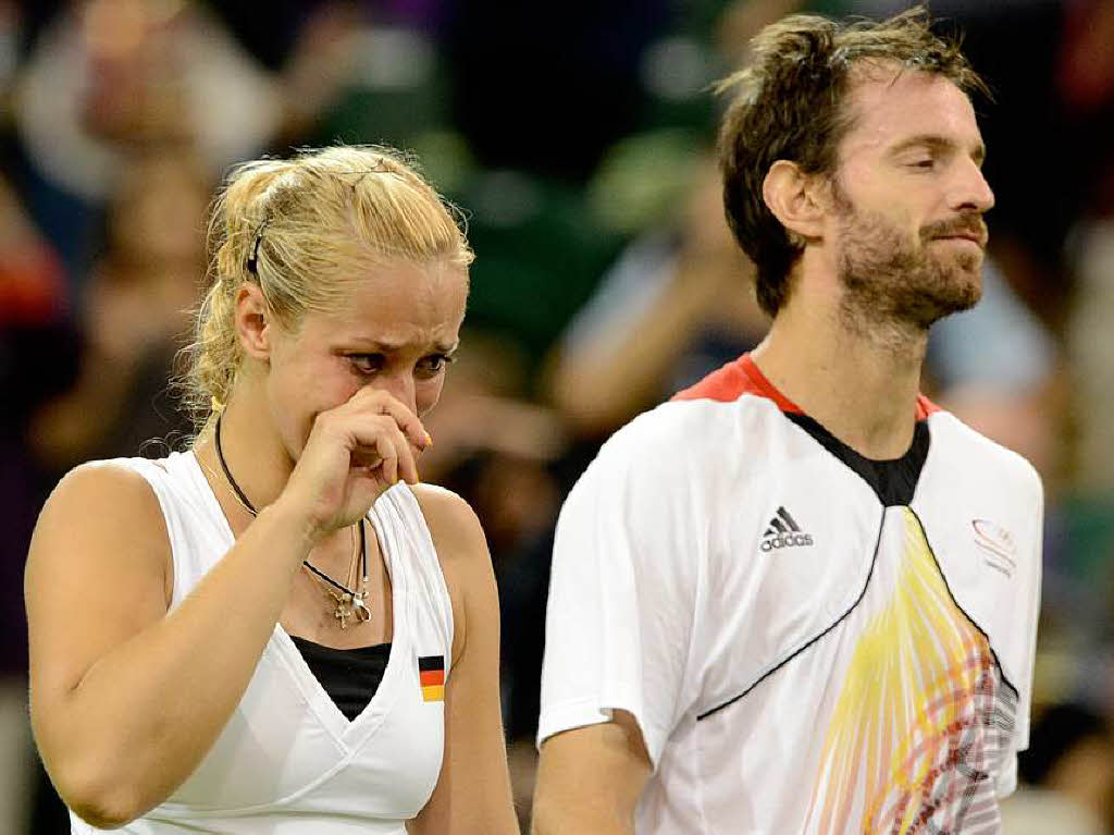 Bittere Trnen weint Tennis-Dame Sabine Lisicki. Im Kampf um die Bronze-Medaille unterlagen Lisicki und Partner Christopher  Kas ihren Gegnern aus den USA in einem packendem Match.