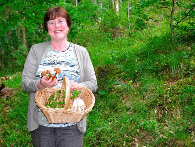 Karin Ptzold ist Fachfrau fr Pilze.   | Foto: Marijana Babic