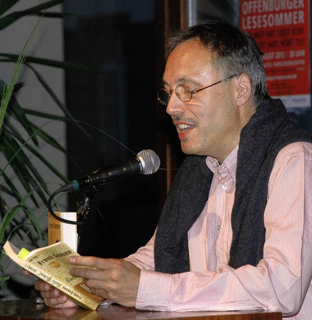 Einer der Vorleser: Peter Szyszka   | Foto: Gertrude siefke