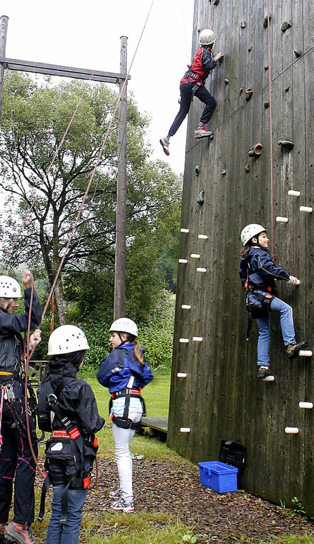 Konzentriert an der Kletterwand im Tretenbach  | Foto: heidi fssel