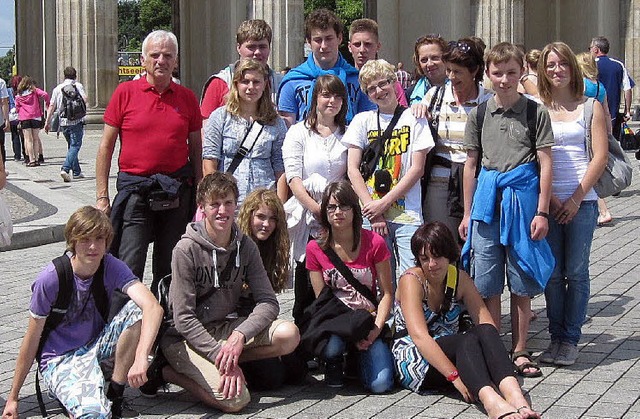 Die Kooperationsklasse vor dem Reichstag.   | Foto: Bernhard Ritter