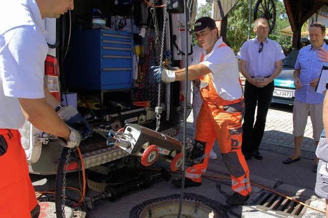 In Reute wird ein Abwasserkanal mit modernster Technik saniert