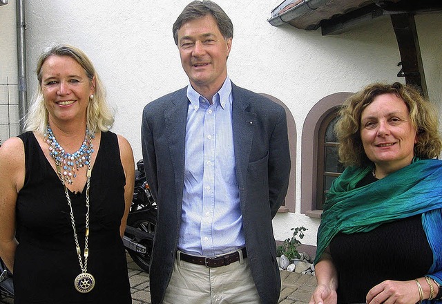 Yvonne Faller  (links) hat die Fhrung...n Heinkele an  Anne Laszlo bergeben.   | Foto: privat