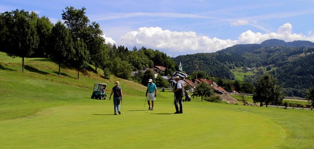Ein besonderes Landschaftserlebnis bietet die Panorama-Golfanlage Schnau.   | Foto: Hermann Jacob