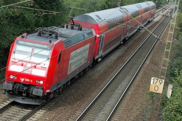 Bume an Bahnstrecke angesgt – Bundespolizei sucht Zeugen