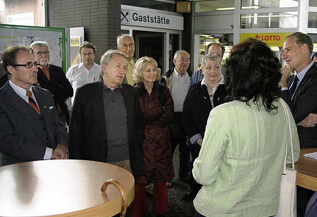 Die  CDU machte sich im Bahnhof ber d...u, rechts Brgermeister Langensteiner.  | Foto: cdu