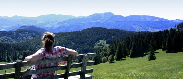 Sabrina Rseler, HTG-Mitarbeiterin in ... mit Blick auf die Schwarzwald-Hhen.   | Foto: Privat