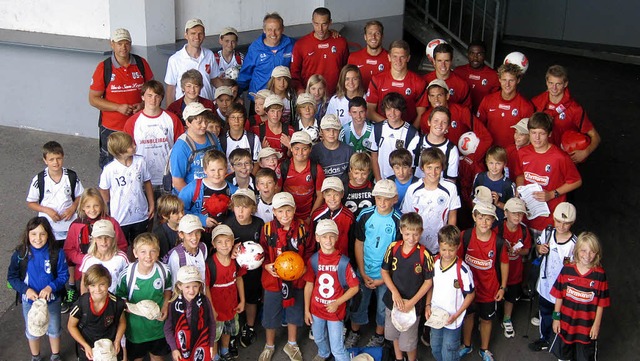 Ein besonderes Highlight des diesjhri...ingen war ein Besuch beim SC Freiburg.  | Foto: Dietmar Noeske