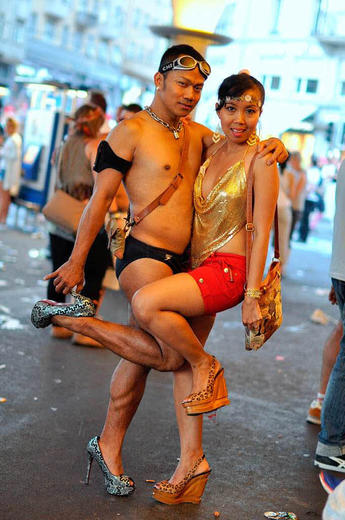 Techon bei bestem Wetter: Die Street Parade in Zrich.