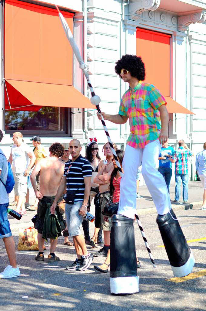 Techon bei bestem Wetter: Die Street Parade in Zrich.