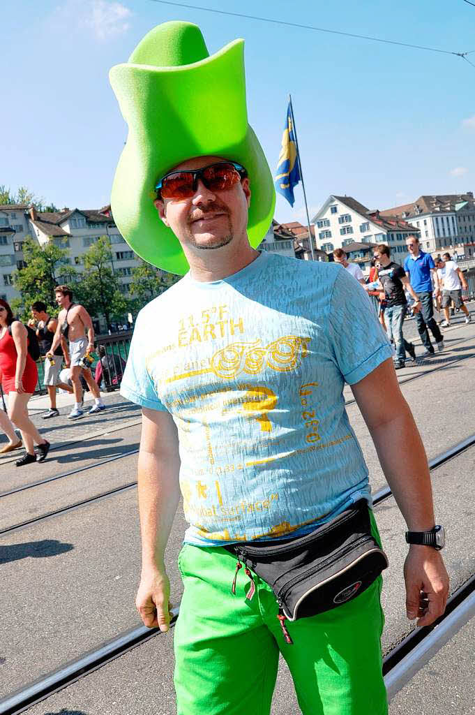 Techon bei bestem Wetter: Die Street Parade in Zrich.