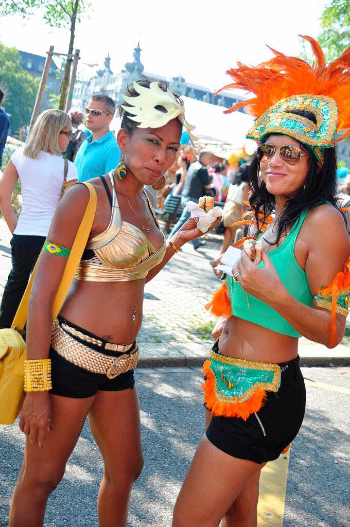 Techon bei bestem Wetter: Die Street Parade in Zrich.