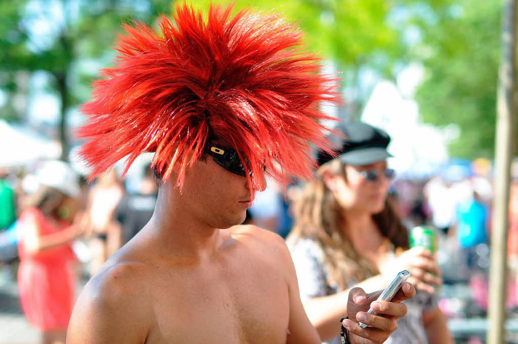 Techon bei bestem Wetter: Die Street Parade in Zrich.