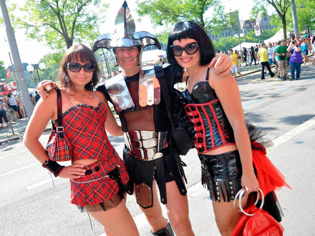 Techon bei bestem Wetter: Die Street Parade in Zrich.