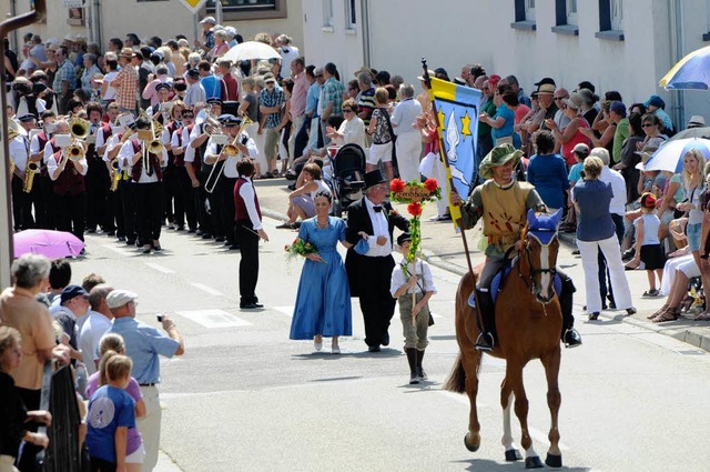 Bunt und einfallsreich war der Umzug a...ss des Jubilums 1250 Jahre Forchheim.  | Foto: Siegfried Gollrad