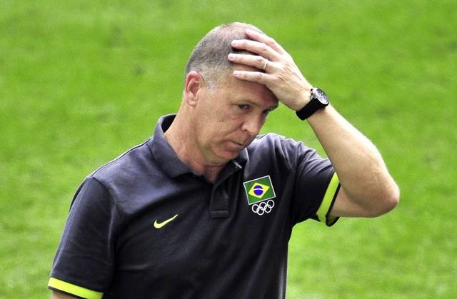 Brasiliens Trainer Mano Menezes  nach dem 1:2 gegen Mexiko.   | Foto: afp