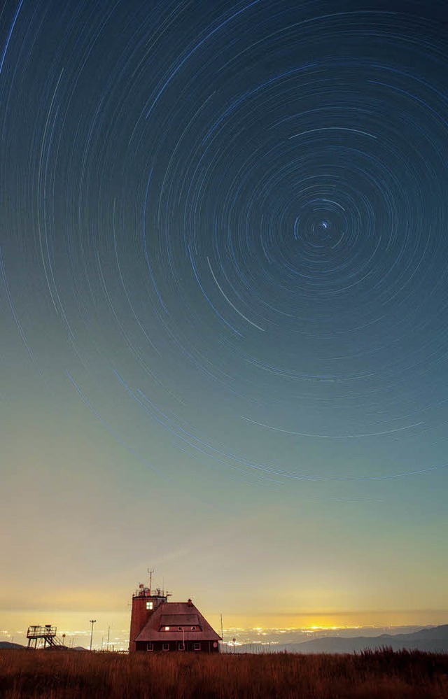 diese Nacht habe ich auf dem Gipfel de...rnenhimmel um den Nordstern aufnehmen.  | Foto: Daniel Hug