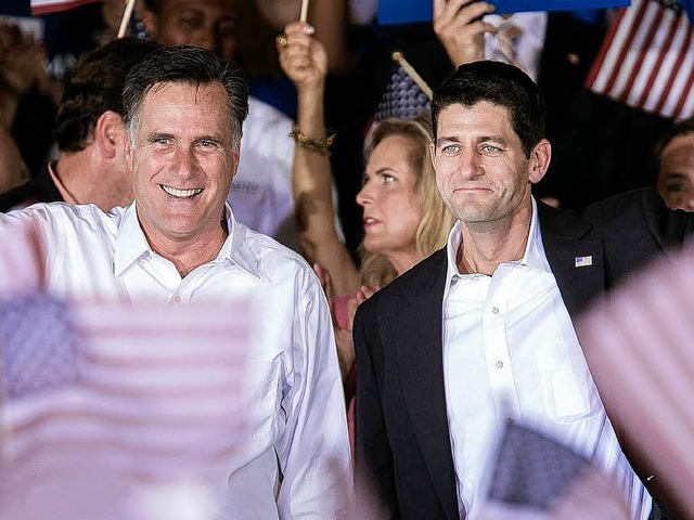 Mitt Romney (links) und sein frisch er...tellung auf Wahlkampftour in Virginia   | Foto: AFP