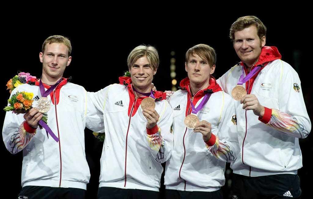 Das deutsche Florett-Team der Mnner freut sich ber Bronze.