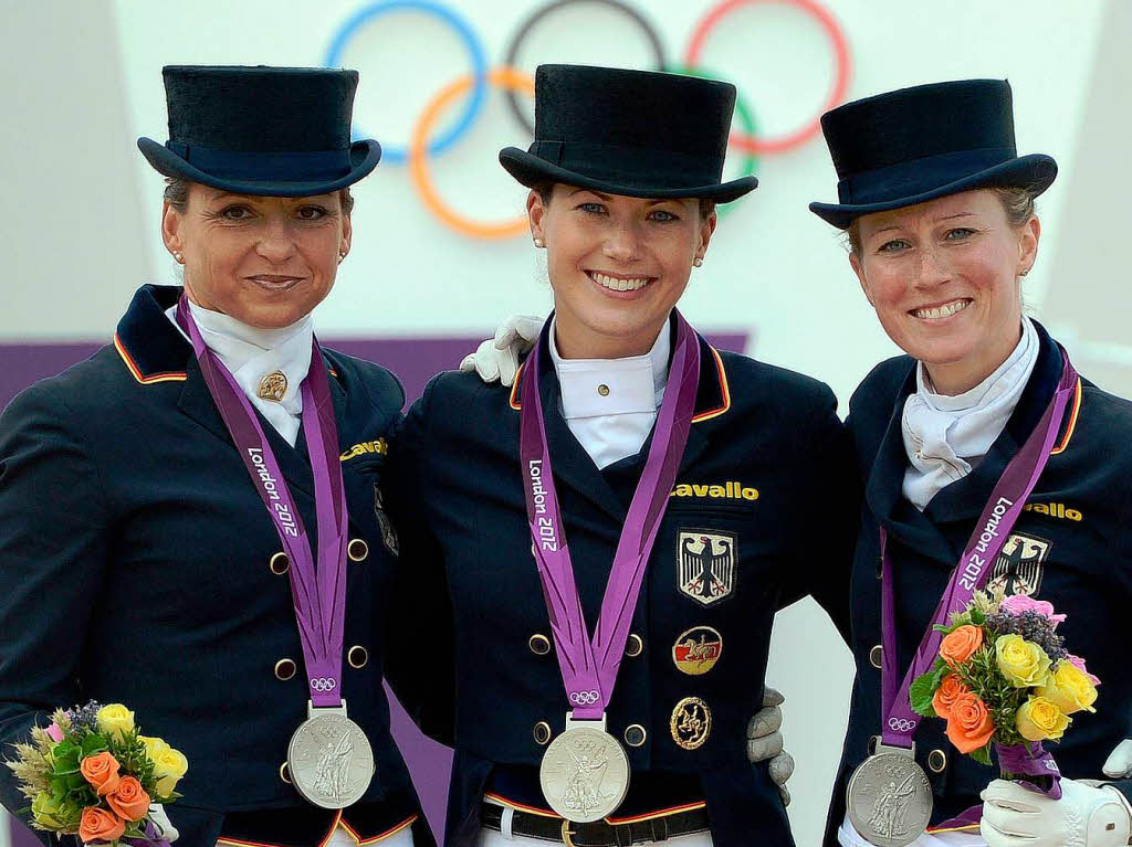 Im Team-Wettbewerb sichern sich die Dressur-Damen Silber.