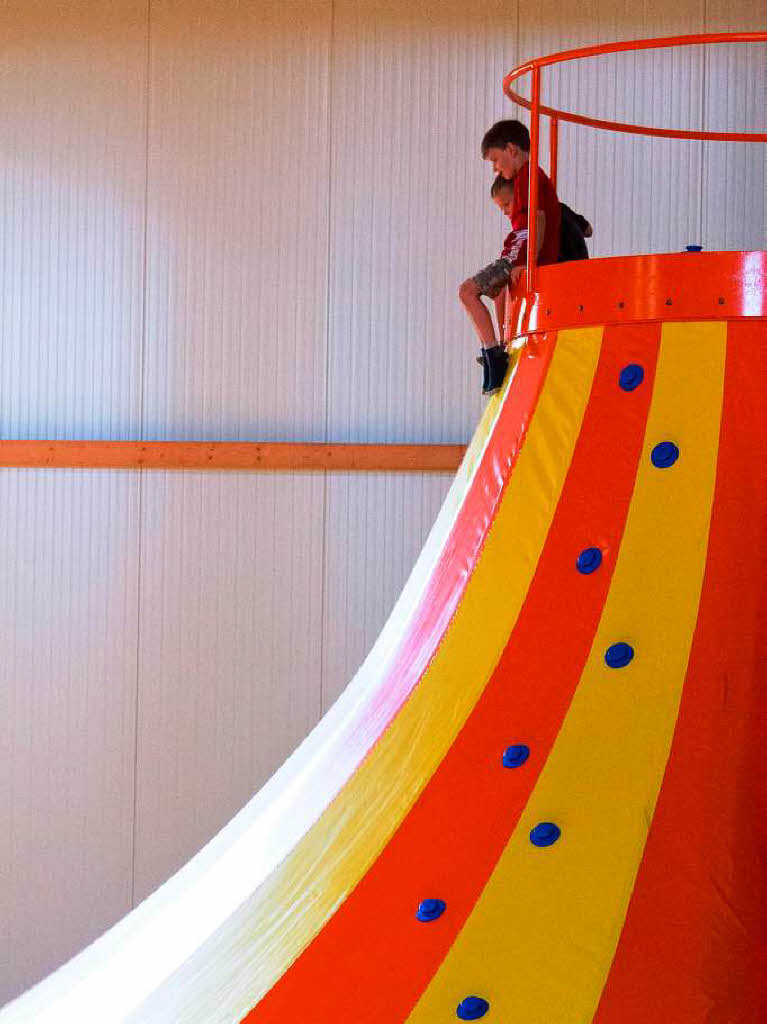 Ein Klettervulkan in der Kinderspielhalle.