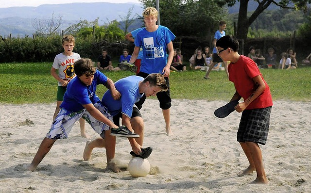 Neue Sportart: Schlappentennis   | Foto: Wolfgang Knstle