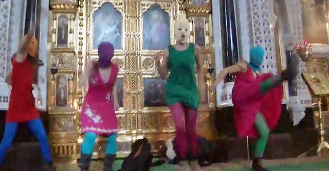 Auf Youtube dokumentiert: Pussy Riot b...der Moskauer Christ-Erlser-Kathedrale  | Foto: Screenshot: BZ