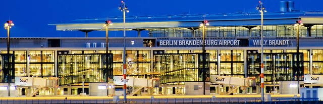 Hell erleuchtet, aber noch nicht betri...lin Brandenburg Airport Willy Brandt    | Foto: dpa