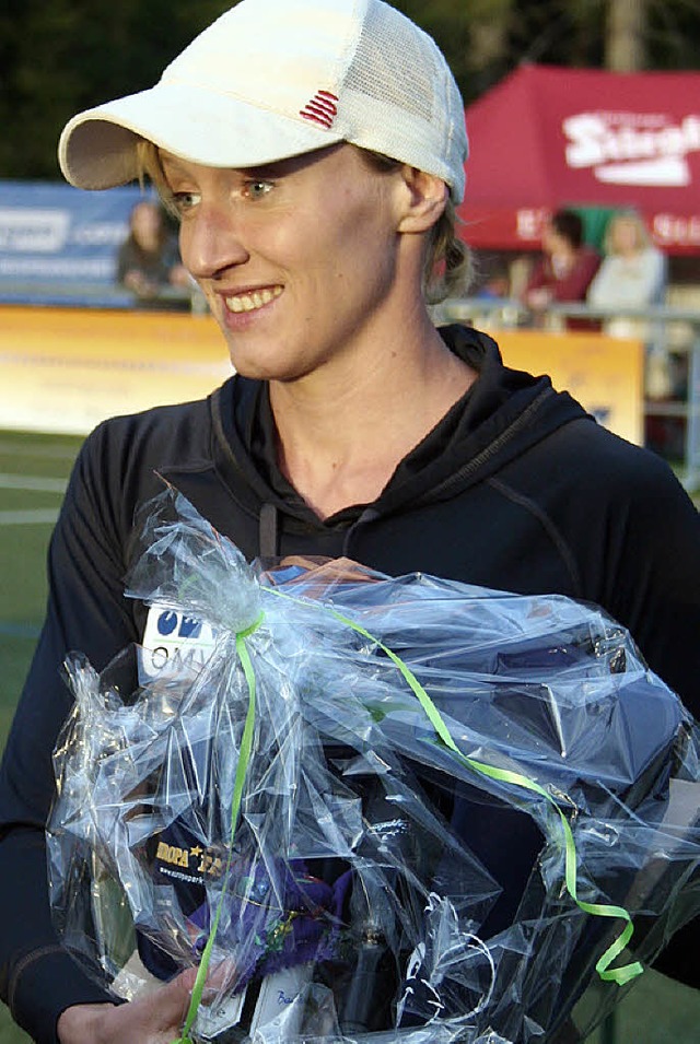 Daniela Iraschko siegte beim Elfmeter-... und Mnner wurden gemeinsam gewertet.  | Foto: Dieter Maurer
