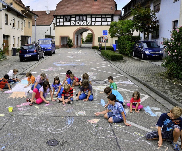 Viele kleine&#8220; Picassos und Renoi... Torhusle mit prchtigen Tiermotiven.  | Foto: Dieter Erggelet