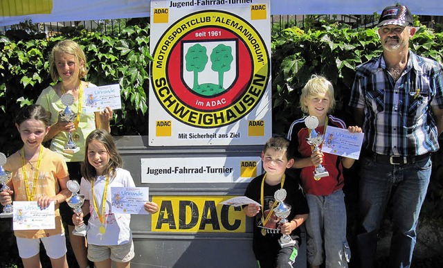 Die Sieger des ADAC-Radturniers:  von ...nle - nicht auf dem Bild: Marten Weber  | Foto: Roland Fischer