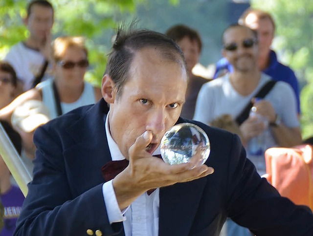 Pete Sweet jongliert auch mit Illusionen.   | Foto: Jannik Schall