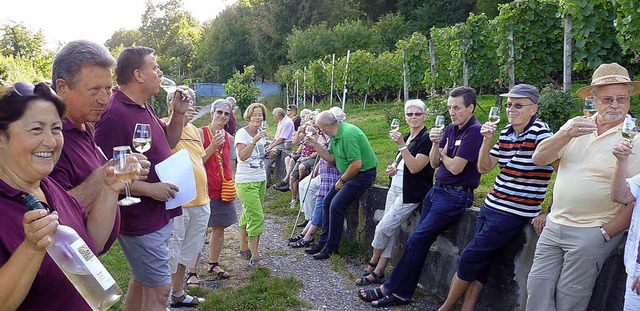 Frhliche  Weinprobe:  Die Gruppe mach...oller Stolz  edle Tropfen kredenzten.   | Foto: Claudia Gempp