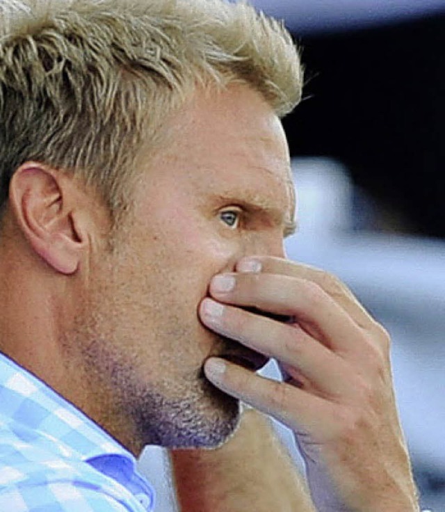 Leidet: Hamburgs  Coach Thorsten Fink  | Foto: dpa