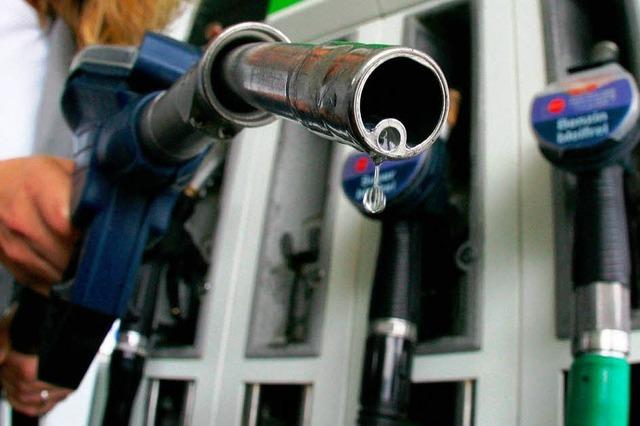 Benzin so teuer wie nie – Bundesregierung hlt an E10 fest