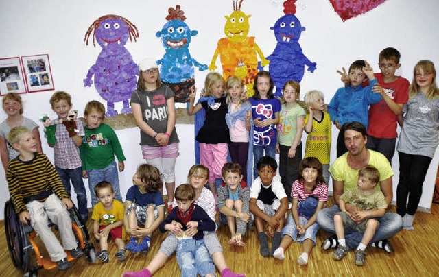 Die gemischte Kindergruppe mit Betreue...n Rttele im &#8222;Zauberberg&#8220;   | Foto: julius steckmeister