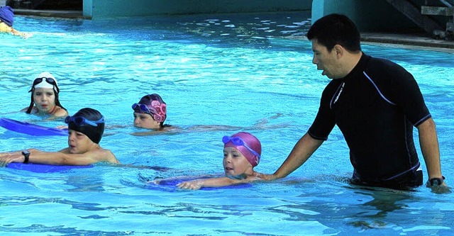 Spa hatte die jugendliche TSG-Schwimm...higen Frhschwimmeraktion im Freibad.   | Foto: Verein