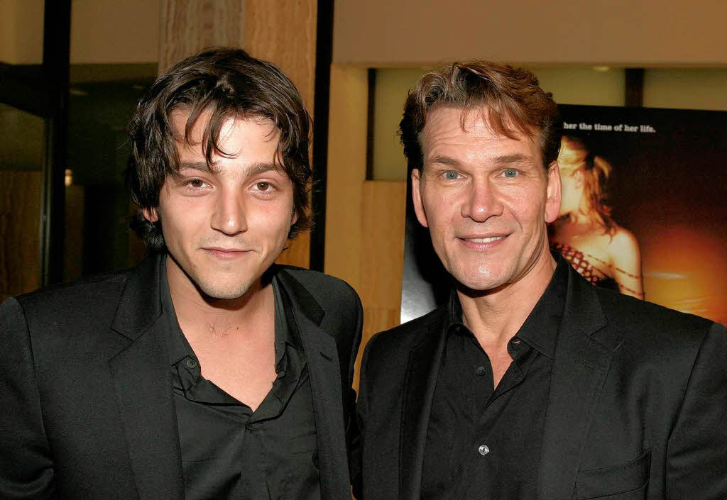 2004 hatte Patrick Swayze noch als stark gealterter Tanzlehrer in dem Film „Dirty Dancing 2“ mit Diego Luna (links) mitgespielt.