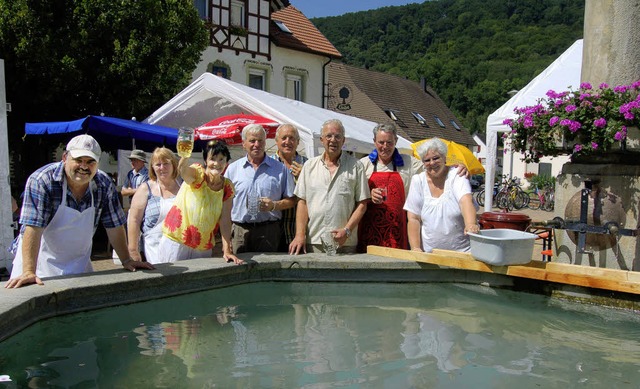 Frhlichkeit war Trumpf beim Lindenbrunnenhock in Herten.   | Foto: Petra Wunderle