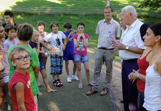 Erich Blatter (rechts) konnte sich mit...der jungen Gste aus Neumarkt freuen.   | Foto: Privat