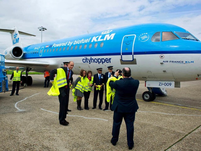 Eine Fokker 70 der KLM: So eine Maschi... die im Tiefflug ber der Stadt flog.   | Foto: Archivfoto: DPA