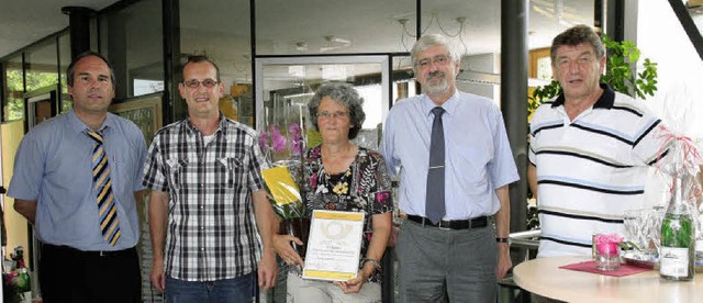 Christiane Gantert (Mitte) fhrt seit ...AG, und Brgermeister Thomas Fechtig.   | Foto: Birgit Rde