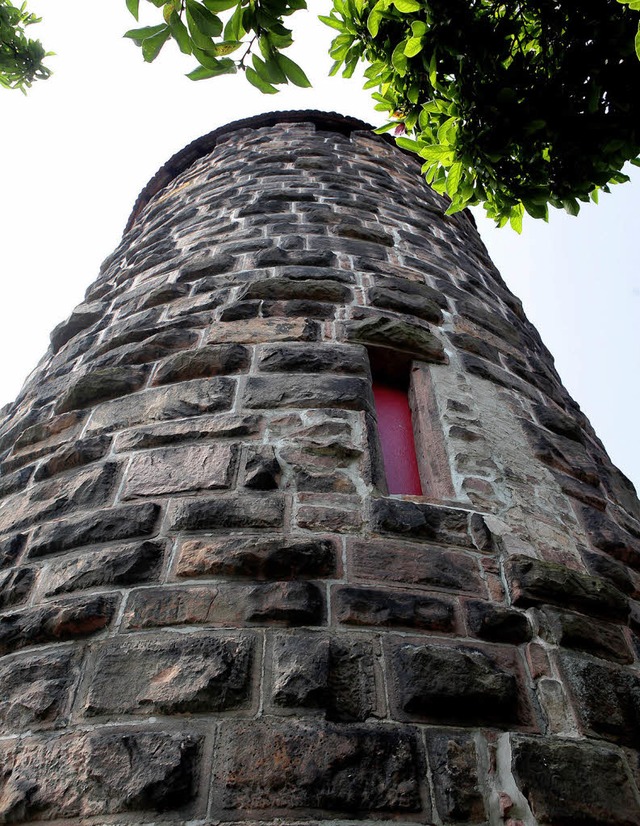 Von auen sieht das Lahrer Wahrzeichen... soll der Storchenturm saniert werden.  | Foto: BREITHAUPT